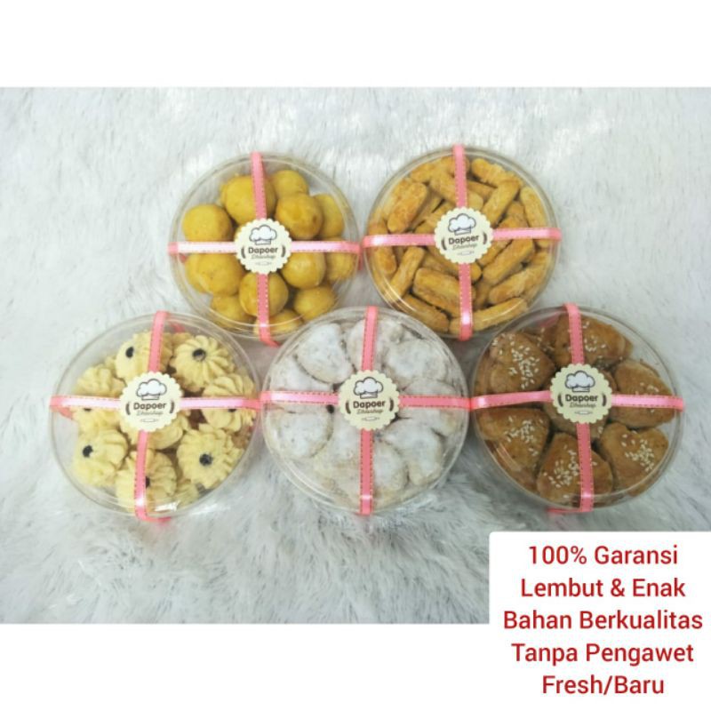 

Kue Lebaran Nastar Nanas/Castengel/Kue Semprit/Putri Salju/Kue Kacang 500gram