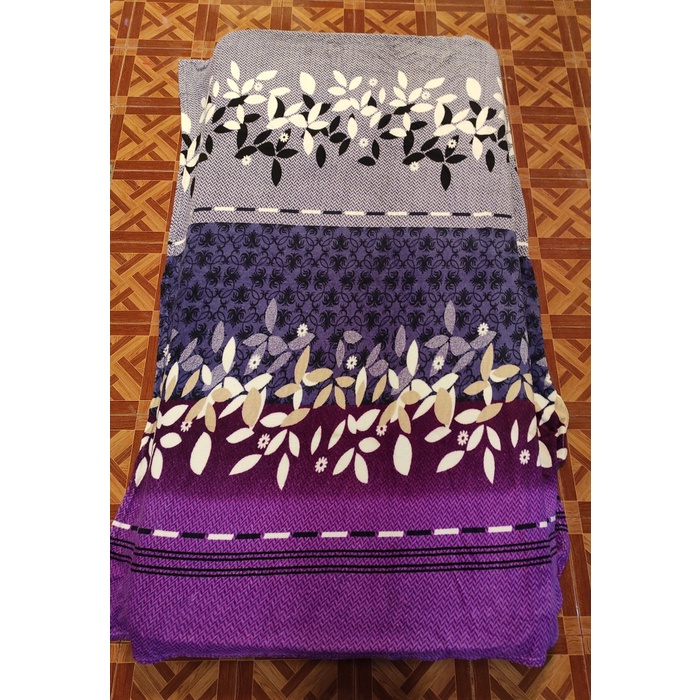 Selimut 180 Vito Bunga Lavender Ungu
