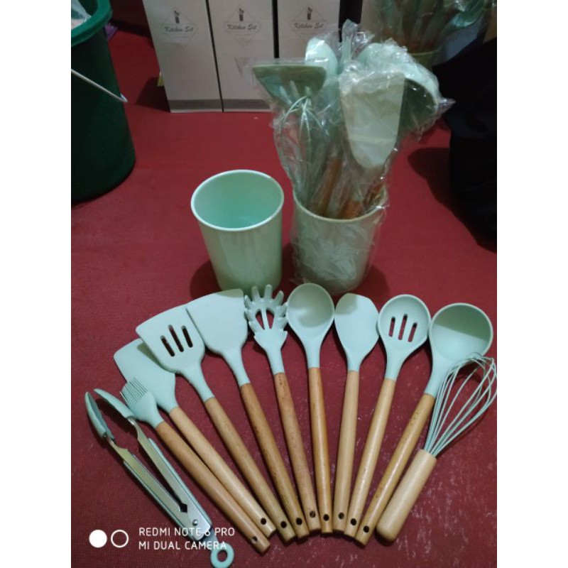 (Readystock)Silicone Kitchen Set 11Pcs+Wadah Penyimpanan. Peralatan Masak Silikon Sutil,Sepatula.Tahan Panas