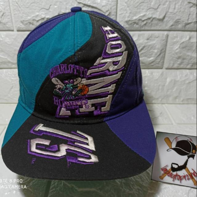 TOPI VINTAGE NBA CHARLOTTE HORNETS SECOND IMPORT