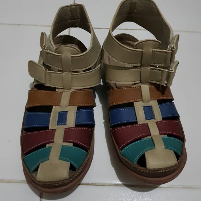 Sepatu sandal colette