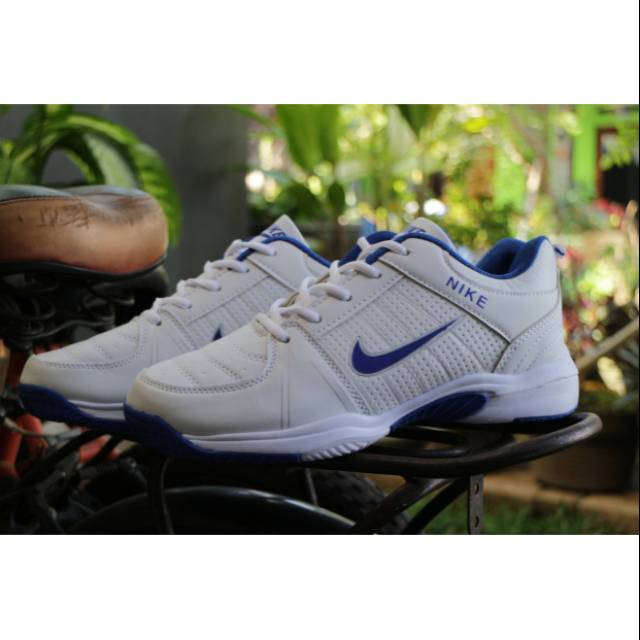 Import Sepatu Olahraga Tennis Sport Jogging Volly ball Trendy Gaya Pria