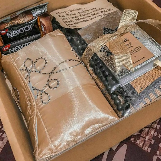 

Hempers Lebaran isi banyak GIFT box murah paket kado ulang tahun