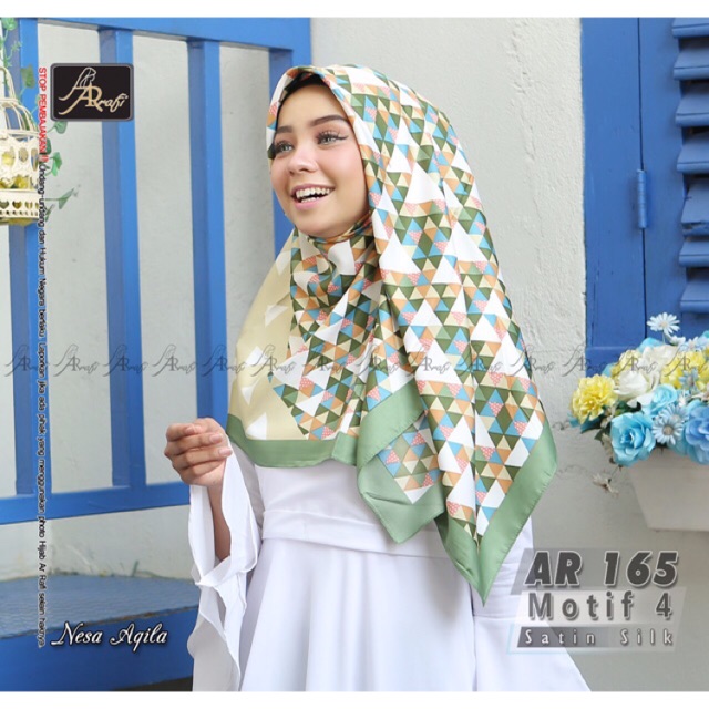 AR 165 Motif 4 - Segiempat