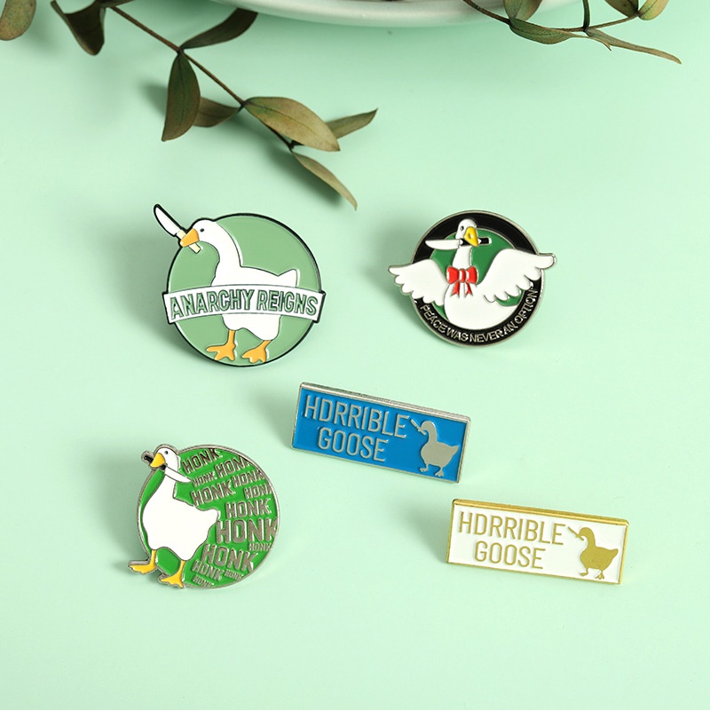 Bebek Lucu Enamel Pin Marah Angsa Bros Lencana Kerah Pin Aksesoris Hadiah Kartun Perhiasan Lencana