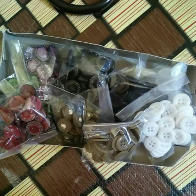 Kancing Hias Import 1,5 Cm Motif Permata