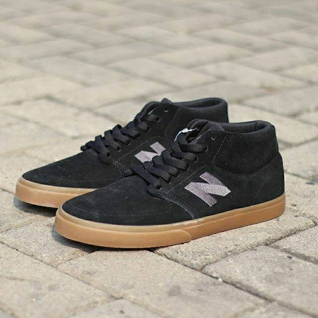 Sneakers Original (BNWB) Sepatu Casual/Sekolah New Balance Numeric Mid Black Gum Sole