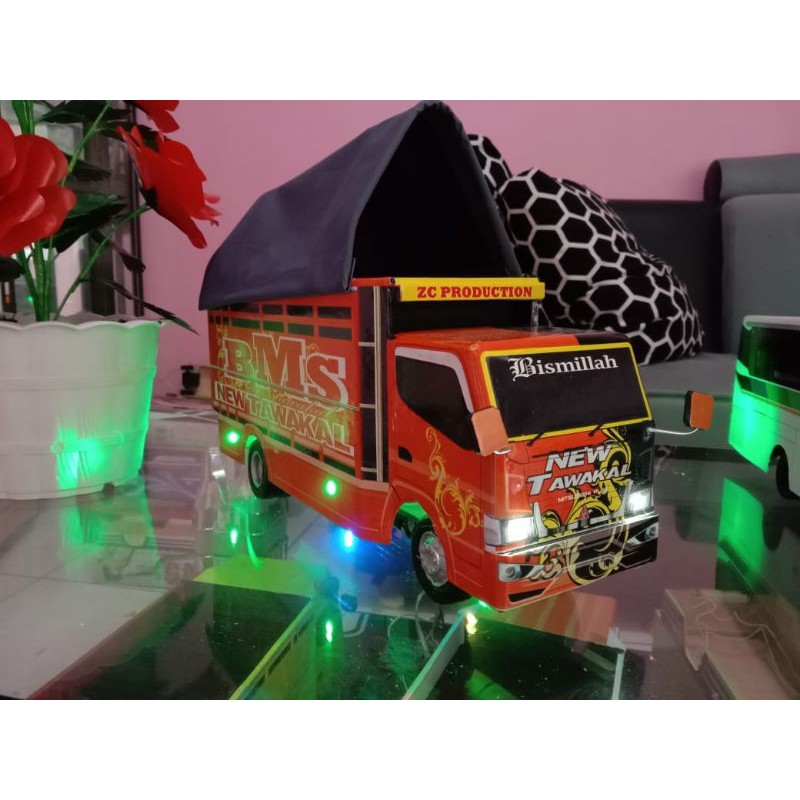 miniatur truk tawakal 4 Variasi lampu dan terpal ban resin 