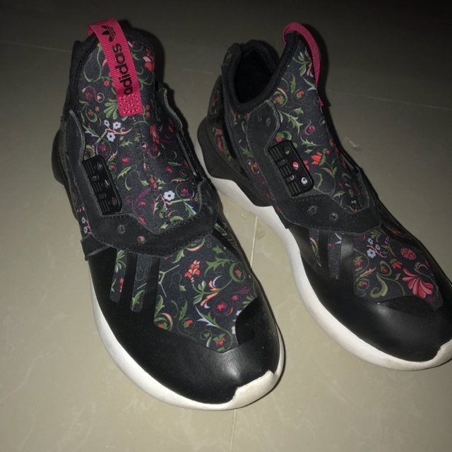 adidas tubular flower