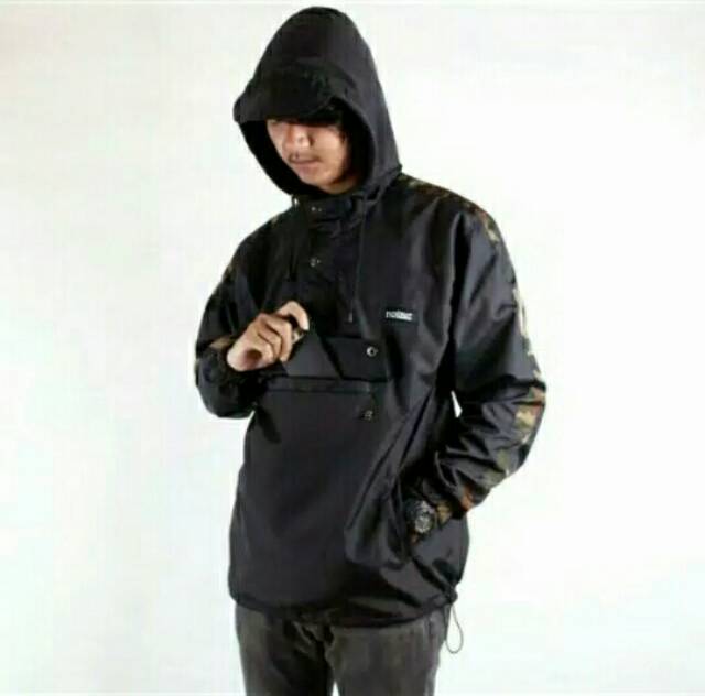 Jaket Cagoule Hitam List Camo