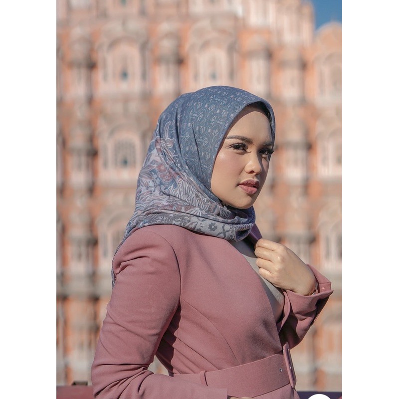Buttonscarves Maharani Dhusar