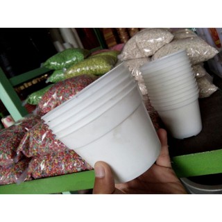 POT Plastik bulat hitam putih merah bata ukuran 8cm POT Plastik bulat hitam putih merah bata ukuran 8cm