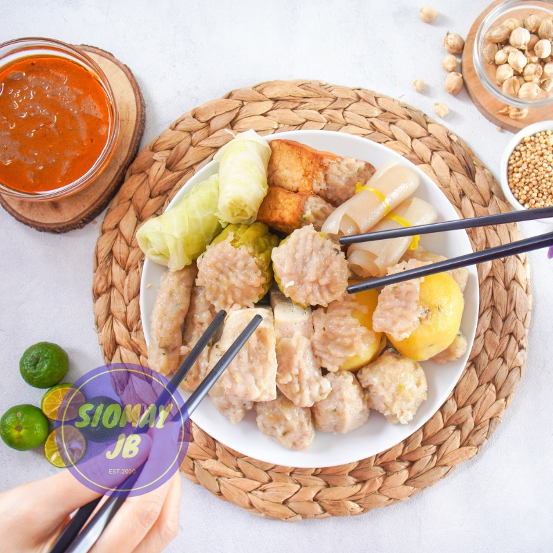 

Siomay Babi/Pork Siomay (Fresh) Bumbu Kacang Non Halal - 10 Pcs