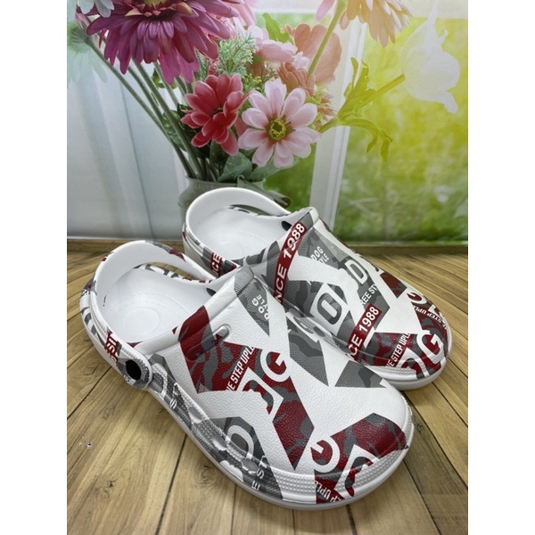 Sandal Baim Motif