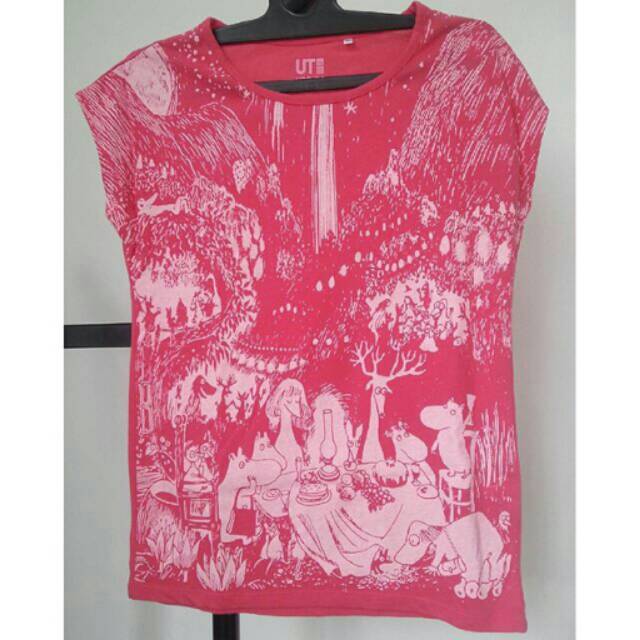 UNIQLO UT Moon Tshirt