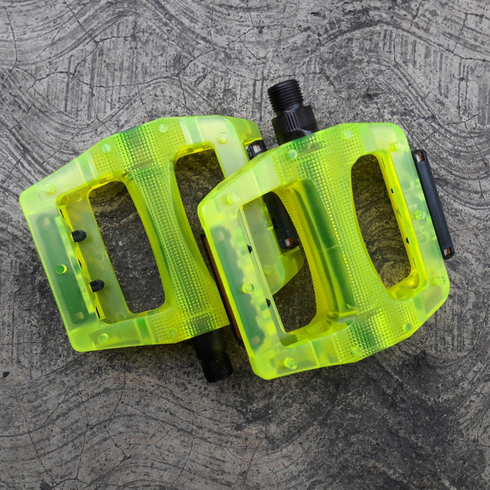 

PARTS BMX PEDAL PLASTIK MADE IN TAIWAN AS BESAR - HIJAU STABILO