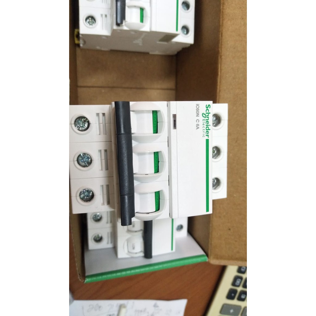 SCHNEIDJER mcb IC60N