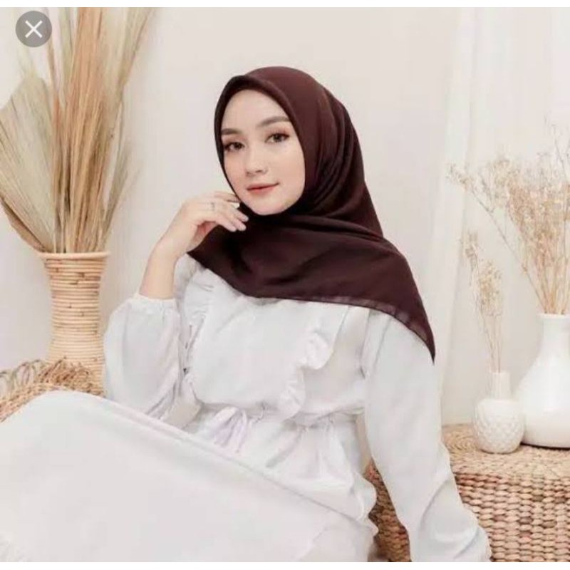 Hijab segi empat paris premium polos by : catlyn carla-Choco