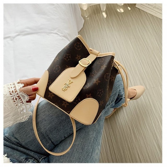 ZC 0905 RISCE TAS SELEMPANG IMPORT WANITA CEWEK PEREMPUAN JAKARTA BATAM TUTUP MAGNET LV 17 X 18 X 11