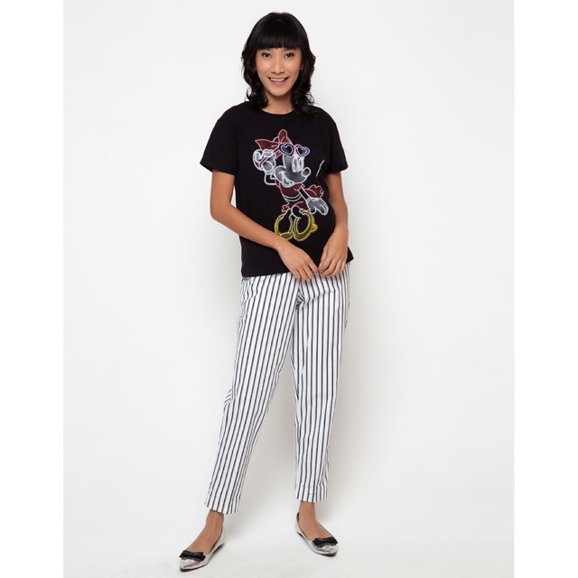 Disney minnie neon tshirt hitam. Kaos disney minnie size M