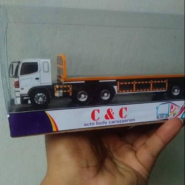 Papercraft Miniatur tronton