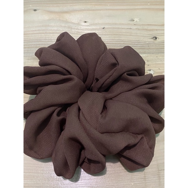 scruncie jumbo cepol ikat rambut cepol ikat rambut jumbo-Coklat