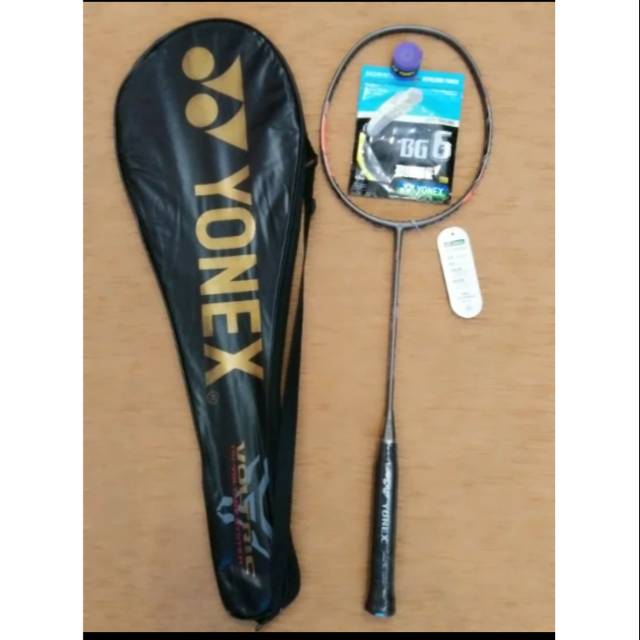 YONEX DUORA 77