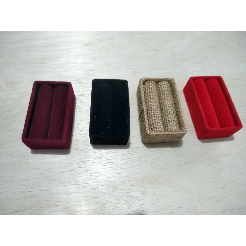 Tempat cincin pernikahan