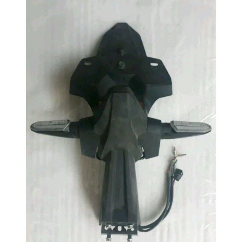 Spakbor Plus Lampu Sein Lengkap Honda ALL New CBR 150R LED Facelift Original AHM K45N- Kondisi Bekas