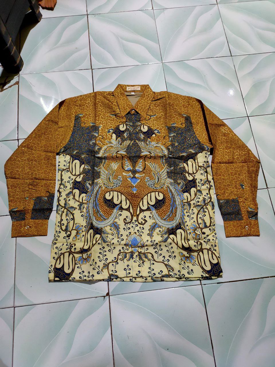 Kemeja Batik Semi Sutra Emboz Exclusive Puring Istimewa Pundak Pakai Busa