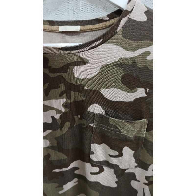 SS0018 GREEN ARMY TSHIRT WITH FRONT POCKET