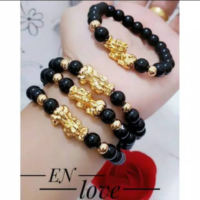 Gelang naga hitam