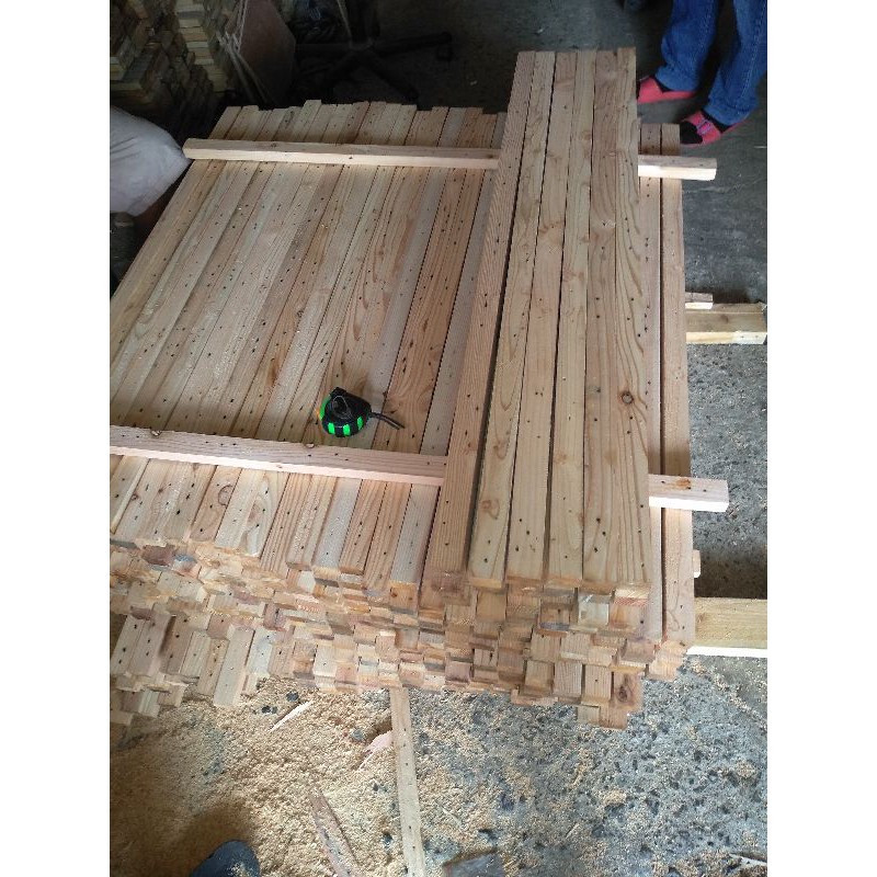  kayu  list jati  belanda  ukuran 2x2x100 minimal 10btg 