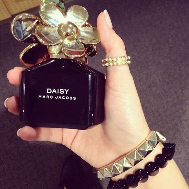 marc jacobs daisy black edition