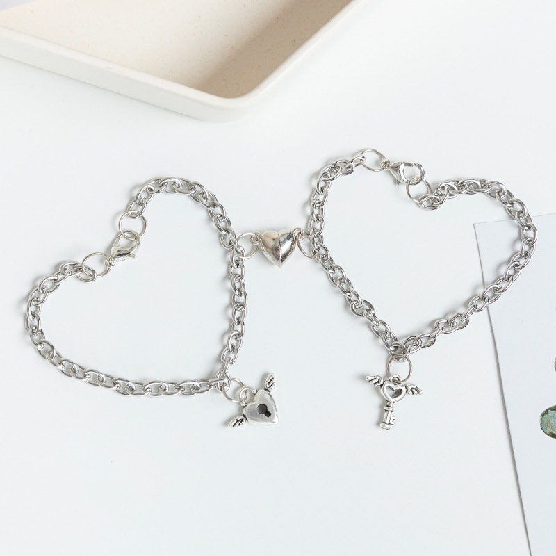 [Featured] 2Pc/Set Love Heart Shape Magnetic Bells Pendants Couples Distance Matching Bracelets / Mutual Attraction Friendship Bracelet