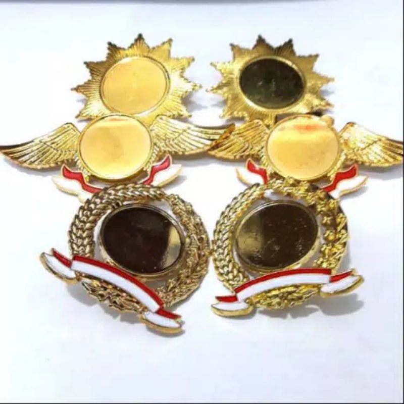 Pin Organisai polos costum logo sendiri