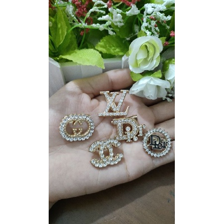 Bros Mini Buttonscarves, Riamiranda, Dior, Chanel, Gucci