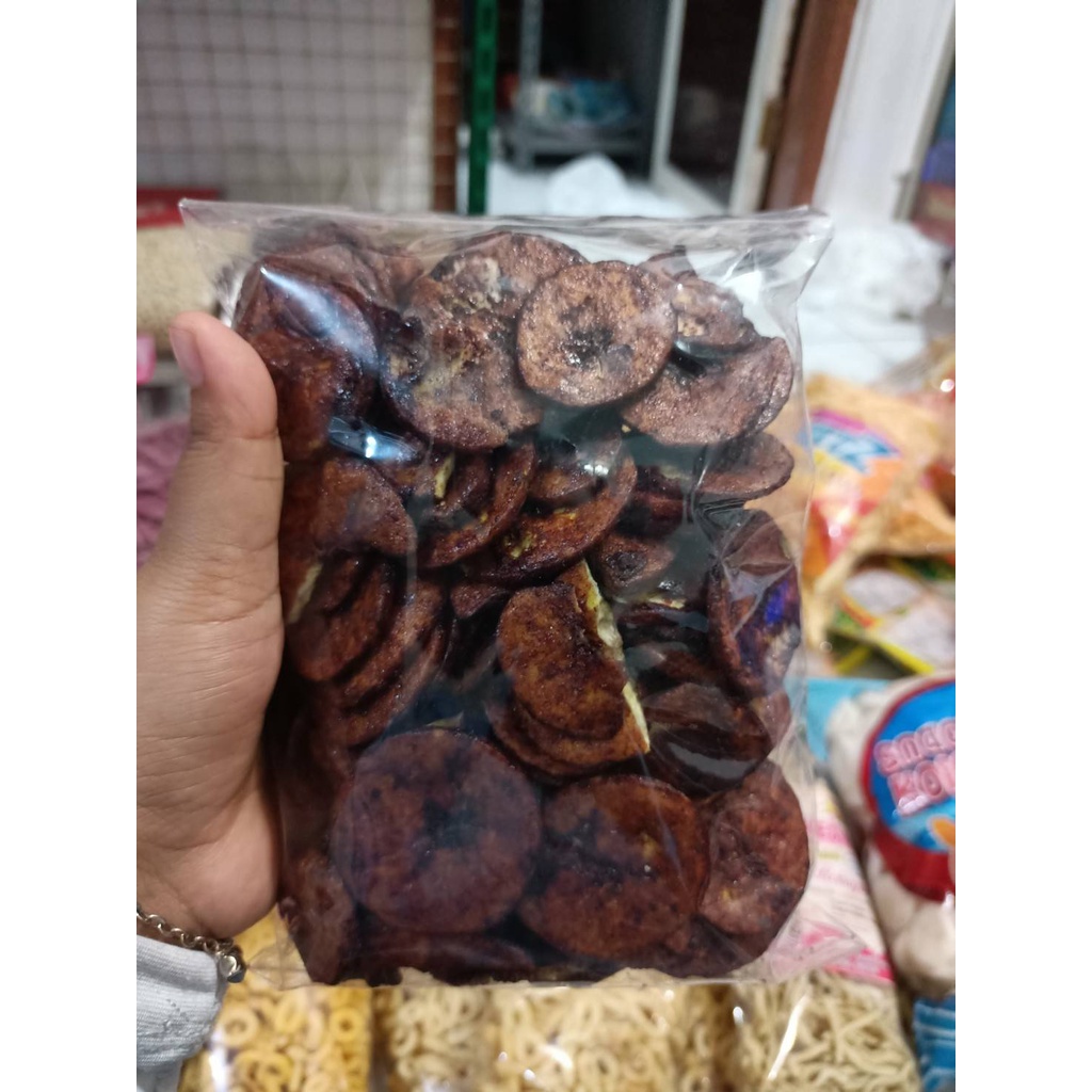 

Keripik Pisang/ keripik pisang Rasa Cokelat / keripik pisang 1/4kg
