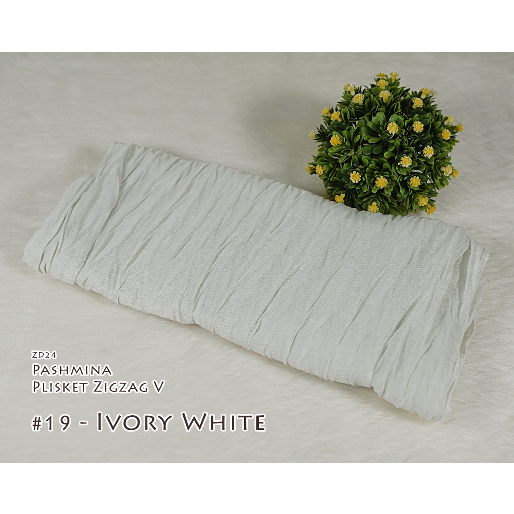 Plisket Model V / Zigzag - Pleated Shawl / Pashmina HAZEL by Luulu Scarf-#19 - Ivory White