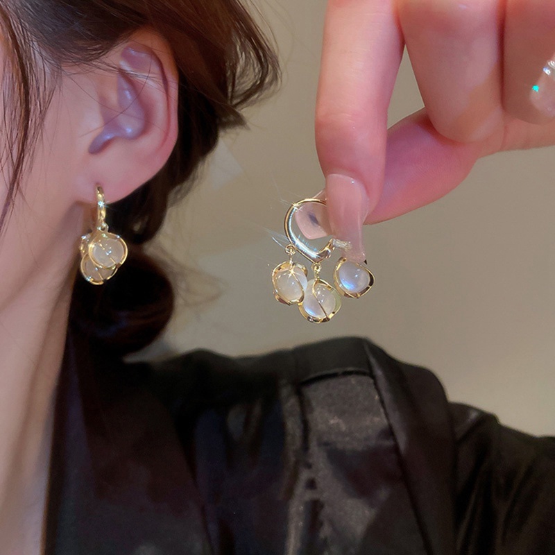 Anting Kait Gantung Desain Bunga Lily Hias Opal Untuk Wanita