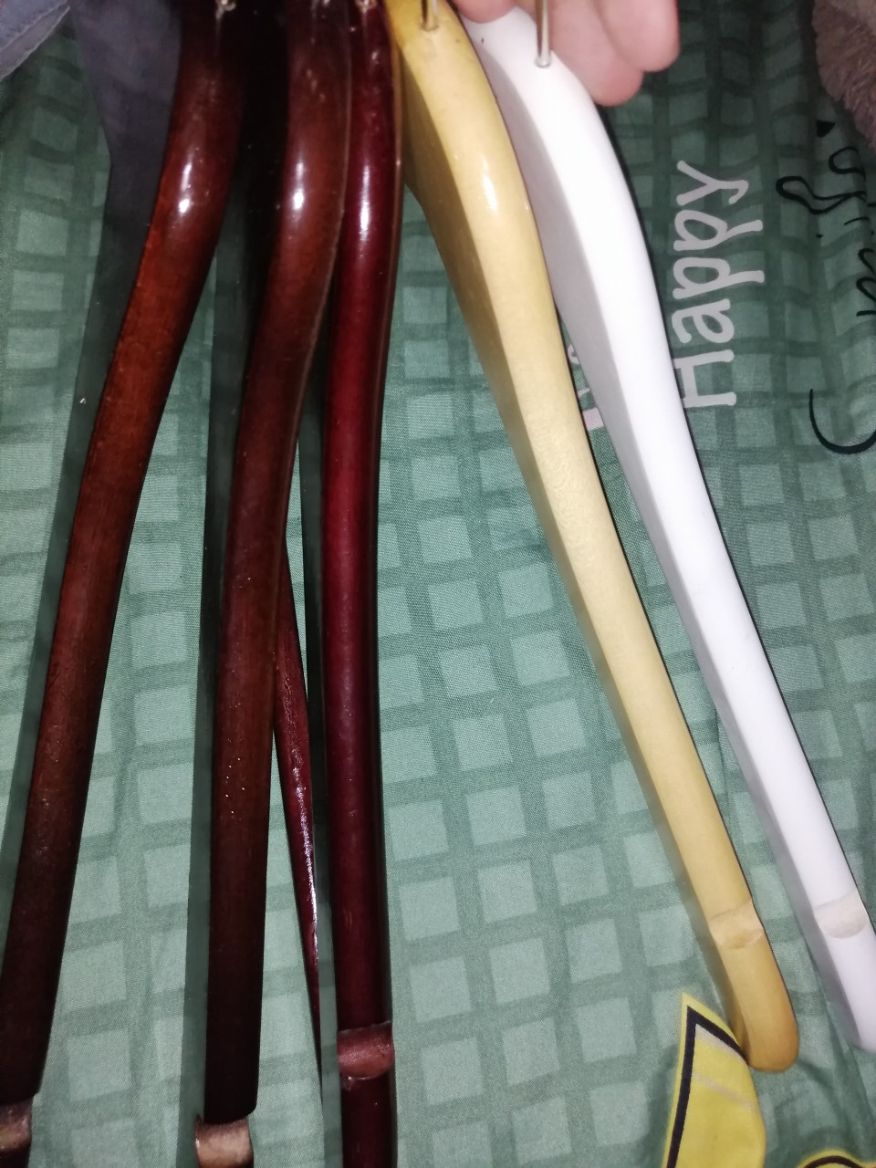 Hanger Kayu Anak Wallnut Coklat Tua