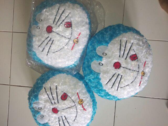 Bantal Doraemon
