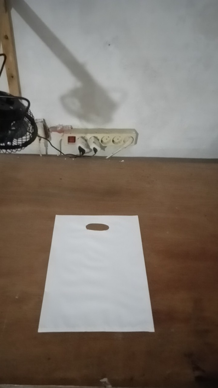 (100pcs) 30x40cm Plastik Plong Hd Polos Tebal / Plastik Olshop Pond