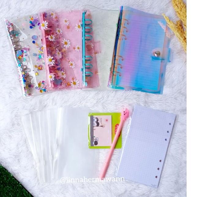 

Menarik.. Paket binder sinking fund / binder A6 / binder sequin binder daisy binder polos binder hologram / ziplock / zipper pocket