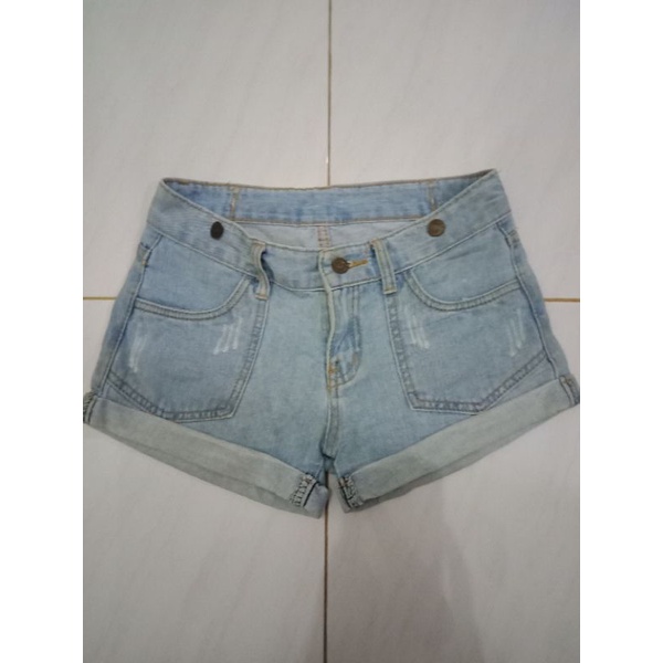 preloved hotpants wanita