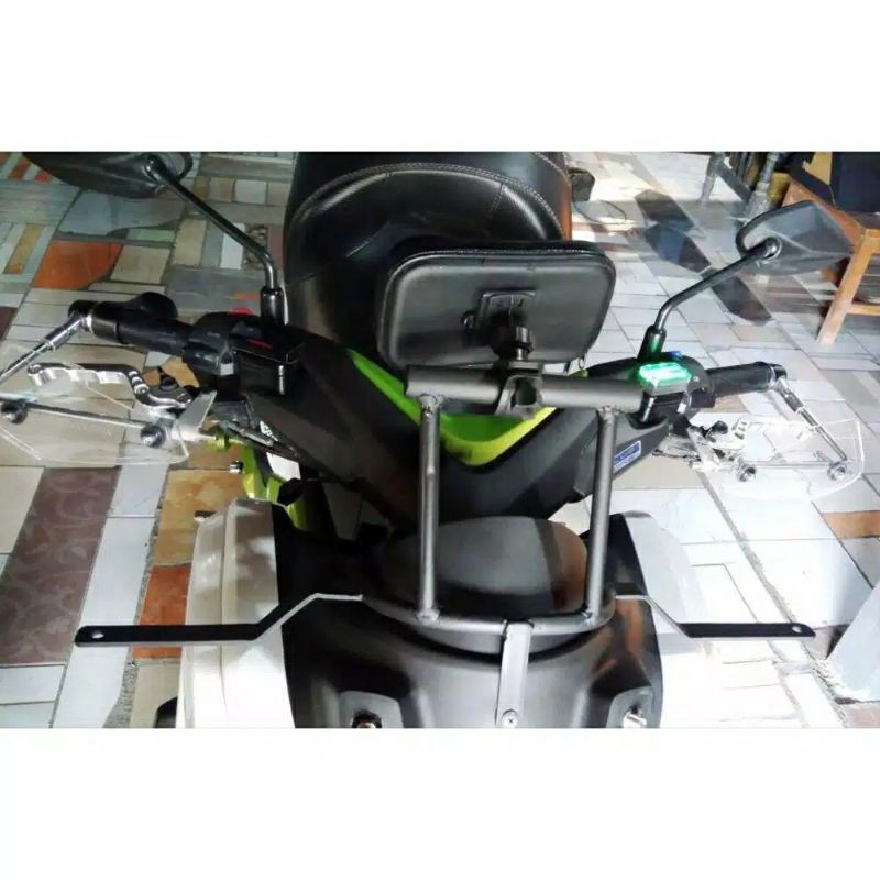 dudukan holder hp nmax plus lampu variasi