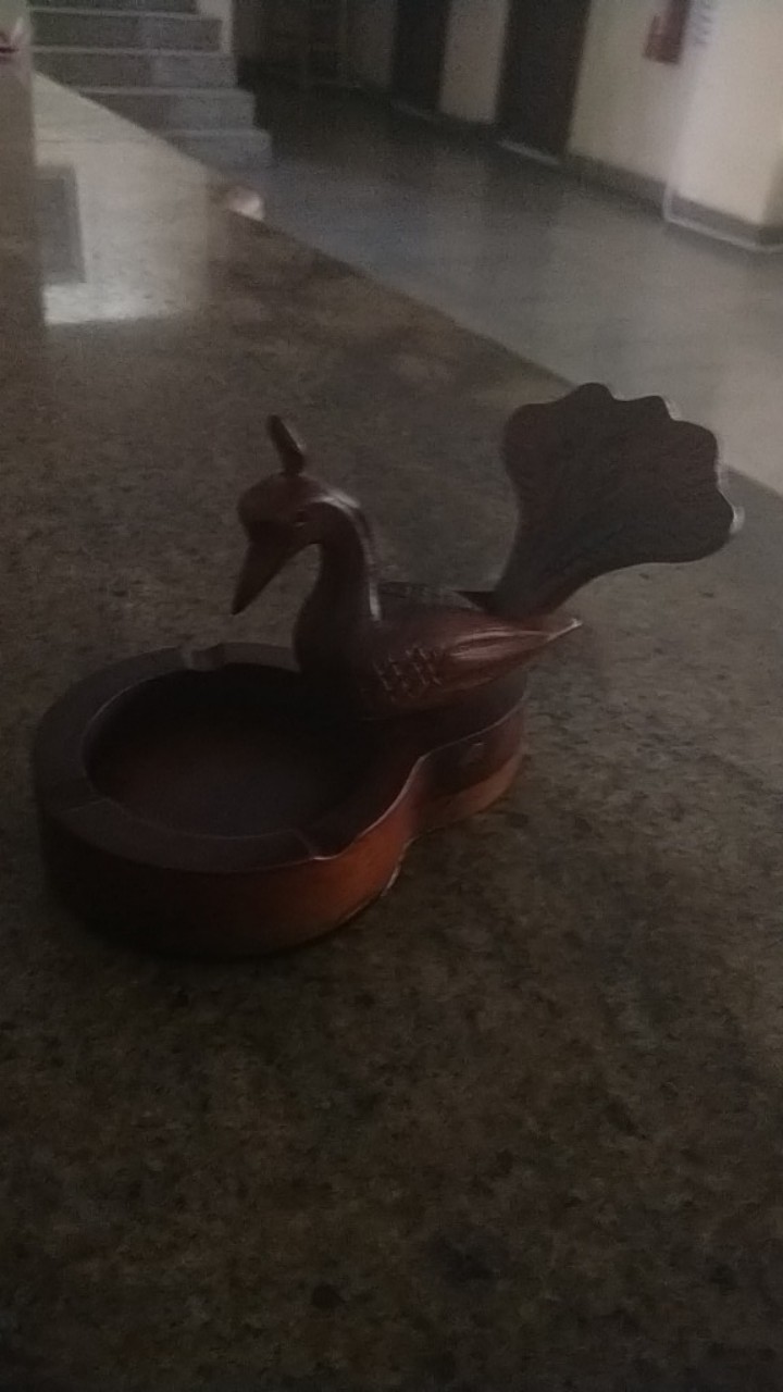 Asbak Kayu Jati Model Burung Merak.