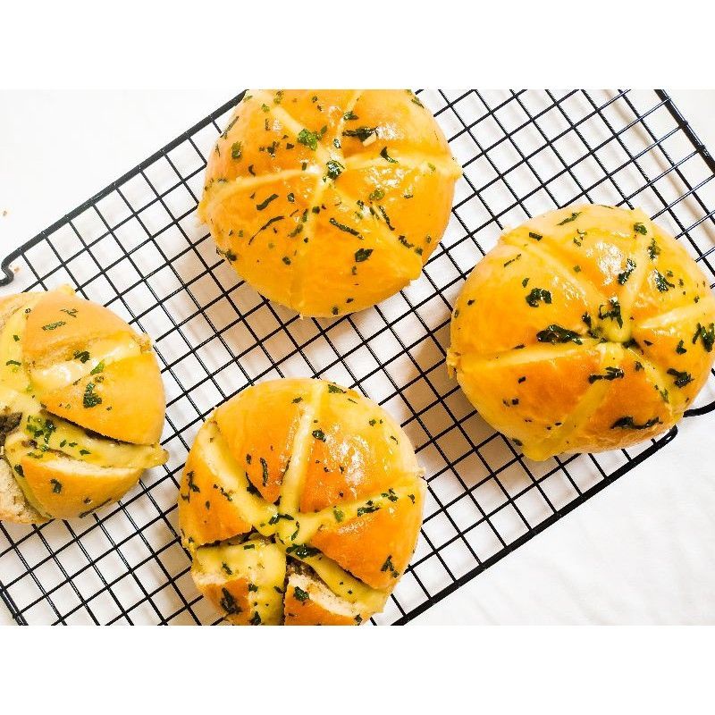 

Korean garlic bread Tuna isi 2
