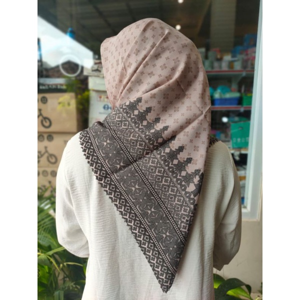 Jilbab Umama Motif LC Premium