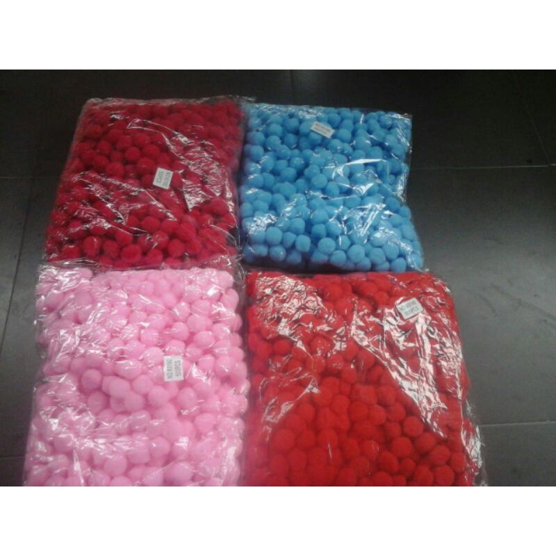 

pompom biasa ukuran 2.5cm